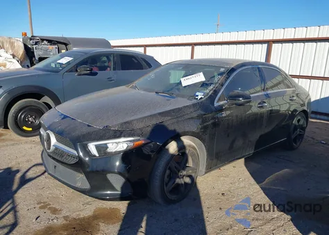 2020 Mercedes-Benz A 220 z USA, uszkodzony, nr VIN W1K3G4EB2LW047290